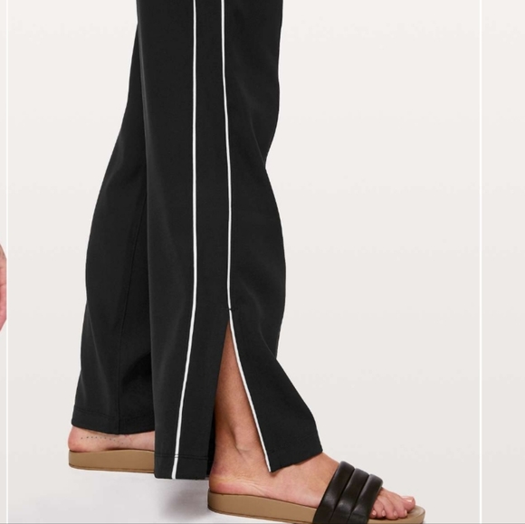 🍋Like New Lululemon On The Right Track Pant - Picture 6 of 15